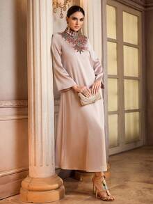 Al Najma 女士优雅阿拉伯传统长袖立领连衣裙 - 杏色 - 查看 5