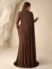 Coutiva 大码女式纯色撞色网纱荷叶边侧开衩下摆优雅正式晚礼服（重工装饰） - 棕色 - 查看 2