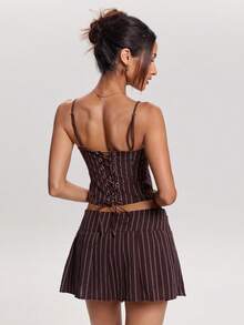 SHEIN BAE 春夏女装时尚性感棕色条纹印花纽扣迷你裙，棕色条纹裙，百褶条纹裙，百搭半身裙，情人节、通勤、外出穿着，时尚单品，休闲半身裙，Y2K风格 - 棕色 - 查看 2