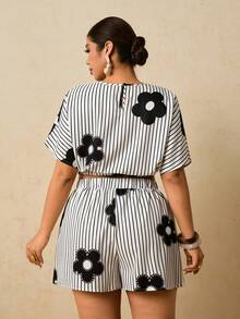 Travachic 大码女式碎花条纹蝙蝠袖衬衫和短裤休闲两件套 - 黑與白 - 查看 2