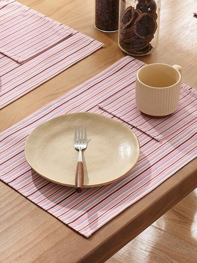 1/2/4 Pack Nordic Style Simple Pink Striped Pattern Home Placemat, Home Table Flag, Party Decoration, Suitable For Office, Dining Table, Valentine's Day Decoration And Farmhouse Indoor Party Decoration, Outdoor Decoration, Suitable For All Seasons, Washable, Home Decoration, Ideal Gift