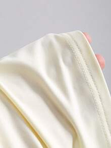 Sweetra Women's New Design Sense High Street Elegant Strapless Sexy Slim Fit Elegant Vacation Shell Ruffle Versatile Comfortable Outdoor Yellow Strapless Scoop Neck T-Shirt, Spring/Summer - Yellow - View 5