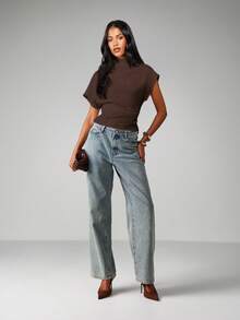 MISSGUIDED Mock Neck Short Sleeve Top With Fitted Waist Design For Casual Everyday Wear - Brown - View 3