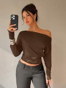 Siren Gaze 女士蕾丝拼接斜肩长袖T恤，秋冬新品 - 棕色 - 查看 5