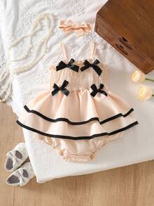 1 Piece Baby Girl Elegant Sweet-Style Ruffled Trim & Bow-Detailed Sleeveless Tiered Bodysuit Lightweight Soft Breathable Flowy One-Piece Outfit For Daily Wear & Cute Photo Shoots Spring & Summer Fashion Ensemble