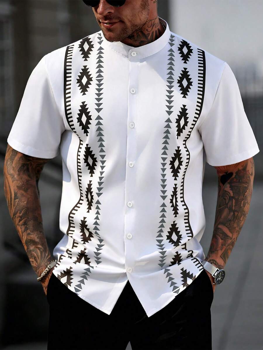 Manfinity CasualCool Áo sơ mi nam tay ngắn, đơn hàng khuy, in họa tiết đồ họa, thường ngày, áo sơ mi thời trang nam, quần áo nam, áo sơ mi nam - Đen và trắng - Xem 1