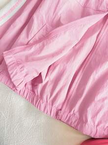 SHEIN 两件套少女套装，包括一件撞色条纹拉链外套（饰有刺绣蝴蝶结）和一条松紧腰长裤，非常适合青春期前的女孩。复古运动风套装，适合日常出行、运动健身、与闺蜜旅行等各种场合，四季皆宜。 - 粉色 - 查看 5