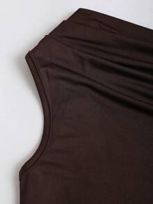 SHEIN Sweetro Women's New Design Sense High Street Elegant Layered Retro Texture High-End Minimalist Slim Fit Strapless Off-Shoulder Asymmetrical Brown T-Shirt Top, Spring/Summer - Brown - View 6