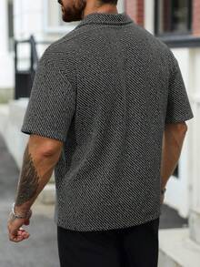 Manfinity Homme Áo Polo kẻ sọc dáng rộng dành cho nam giới trưởng thành, kiểu áo sơ mi . - Màu xám đen - Xem 2