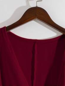 Franclia Bộ 2 món: Áo quấn màu trơn thanh lịch và quần ống loe, thích hợp để đi làm - Màu Đỏ Sâu - Xem 6