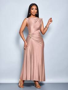 SOLERSUN An Elegant, Fitted Dress Adorned With Rose Gold Embellishments, Perfect For Both Work Dining Dining And Parties. Summer - Baby Pink - View 4