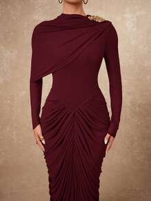 Lumalex 不对称金属装饰网纱柔软飘逸褶皱腰部修身长袖连衣裙（女款）