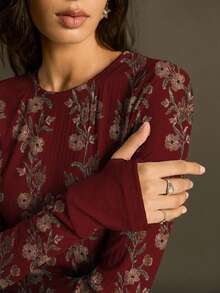 SoleilVie Áo thun dài tay cổ tròn in hoa mới mùa xuân hè, kiểu dáng retro, vintage, đa năng, phù hợp mặc đi làm, chất liệu mềm mại, thân thiện với da, thích hợp mặc ngoài trời, áo thun nữ màu đỏ mới, áo thun in hình Valentine - Màu Đỏ Sâu - Xem 3