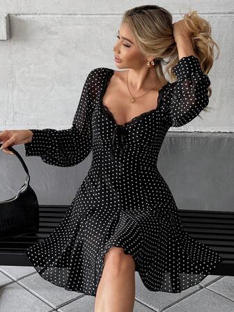 Zielony 优雅收腰长袖U领蕾丝边荷叶边下摆波点印花雪纺连衣裙，配有隐形拉链，适合秋冬季穿着。