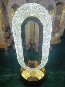 1个北欧现代简约创意浪漫床头灯，带USB充电、触摸开关、可调光三色灯光，适用于卧室、客厅、家居装饰