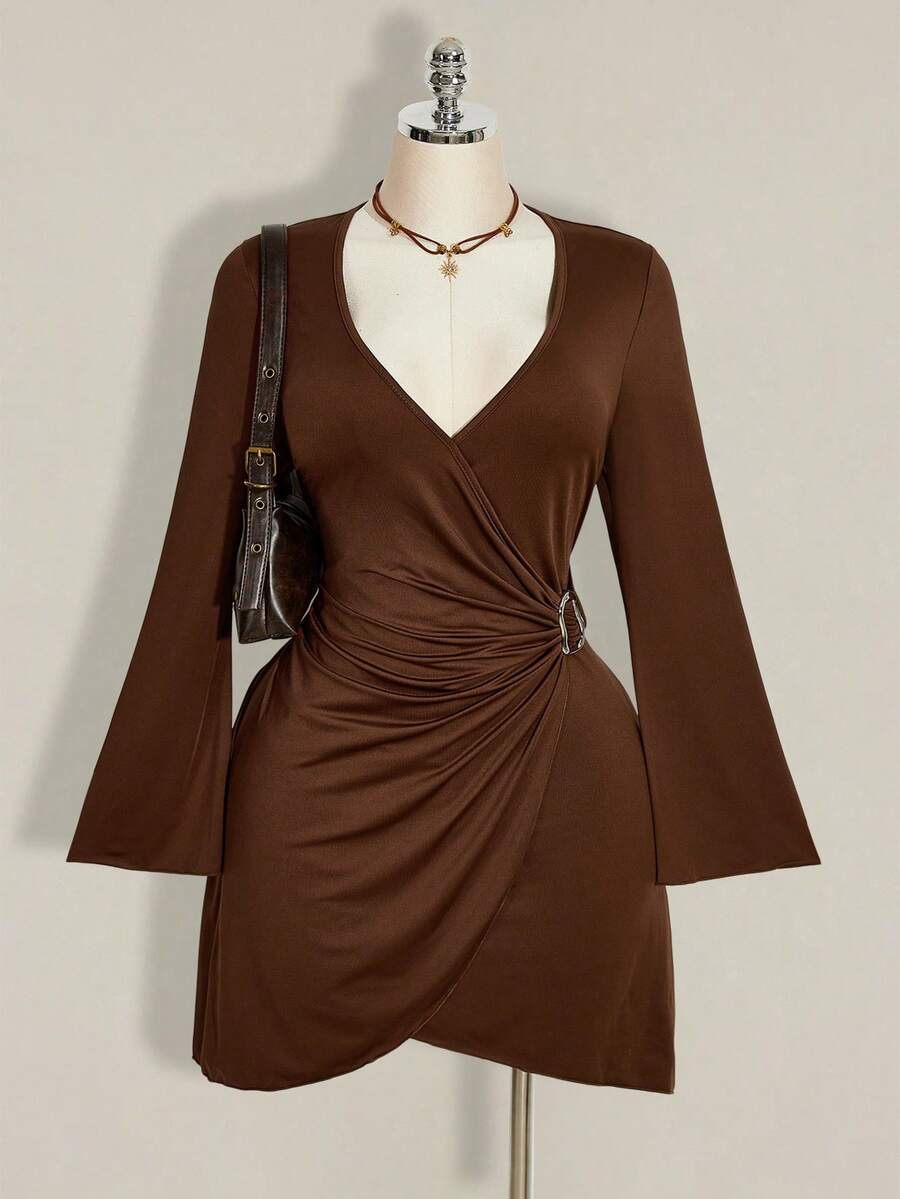 SHEIN ICON Đầm dài tay màu đen cỡ lớn, cổ chéo kiểu Y2K, trang trí khóa kim loại. - màu nâu - Xem 1