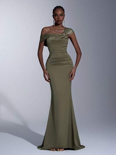 Elitara Elegant, Romantic, Fashionable, Green, Satin, Metal Decor, Fishtail Hem, Trailing, Influencer, Holiday, Vacation, Birthday Party, Wedding Event, Bridesmaid Dress