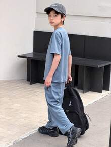 两件套儿童/青少年男童休闲百搭印花图案混纺厚薄罗纹圆领短袖T恤和运动裤针织套装，男童服装，运动裤，男童夏季服装，套装，校服上衣，返校服装，黑色图案T恤，秋季裤装 - 黑色 - 查看 3