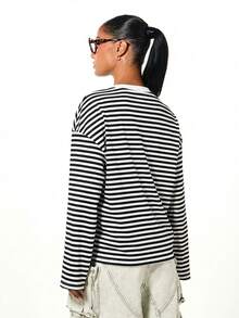 SUMWON WOMEN 长袖条纹T恤，休闲宽松圆领上衣，秋冬日常穿搭必备单品 - 黑與白 - 查看 2