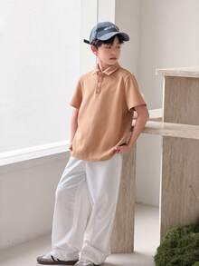 SHEIN 儿童/青少年男童休闲舒适翻领半拉链宽松短袖针织Polo衫，适合上学、花园、海滩、生日、春季、夏季、秋季、冬季穿着。 - 卡其色 - 查看 3