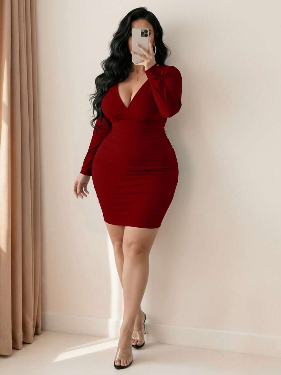 Elenzga 大码女装新款秋季褶皱优雅修身连衣裙,深V领收腰长袖紧身迷你裙,适合晚宴、约会、盛会、派对等场合,纯色设计也适合通勤穿着。 - 酒紅色 - 查看 1