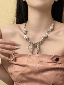 Joivida 巴洛克珍珠项链，45厘米可调节链条，镀金合金材质，巴洛克珍珠吊坠，蝴蝶结设计，优雅精致，适合女性佩戴，可作为新娘礼物、生日礼物、周年纪念礼物、约会之夜礼物、派对礼物、婚礼宾客礼物、情人节礼物，休闲时尚美学之选。 - 銀色 - 查看 3