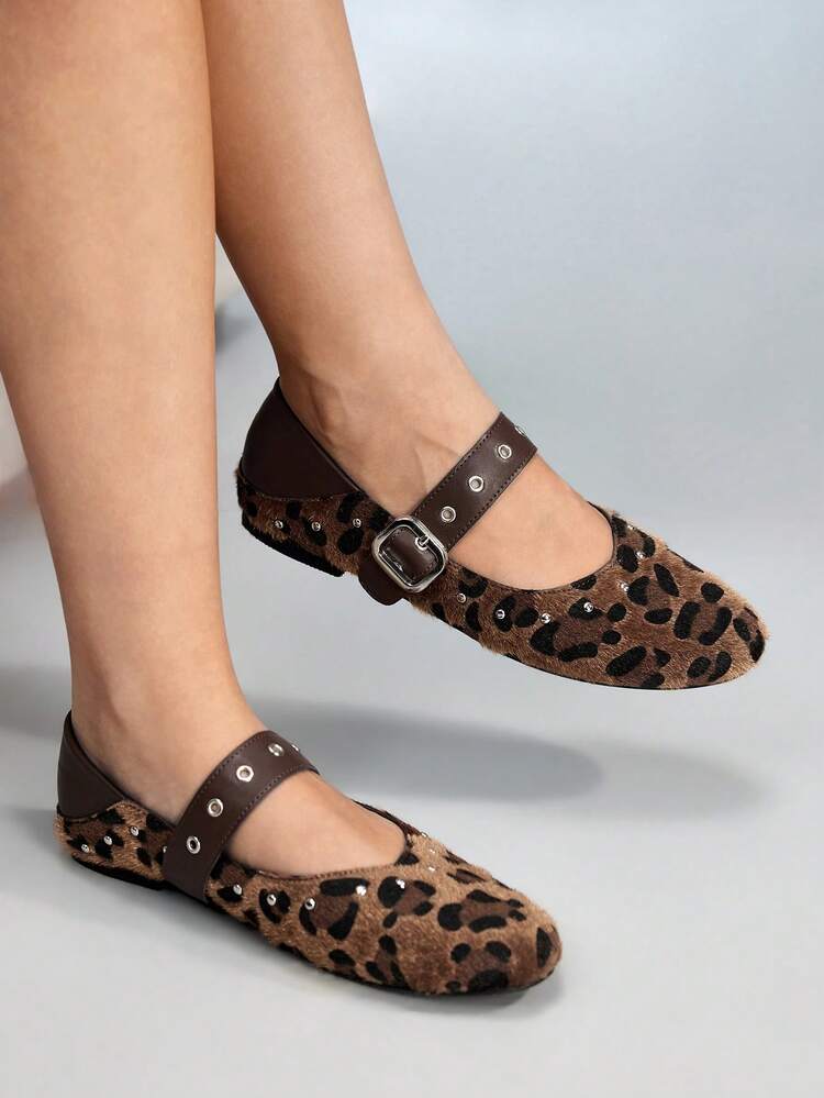 CUCCOO GRLICON Women's Fashion Commuter Street Leopard Print Faux Fur Grommet Decor Adjustable Buckle Flat Loafers