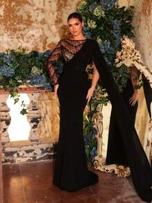 Aureia 优雅奢华薄纱长袖亮片刺绣不对称肩部褶皱设计亮片雪纺多层美人鱼裙摆连衣裙，适合庆典、婚礼、晚宴、音乐会、商务活动、派对、网红活动等场合。 - 彩色 - 查看 5