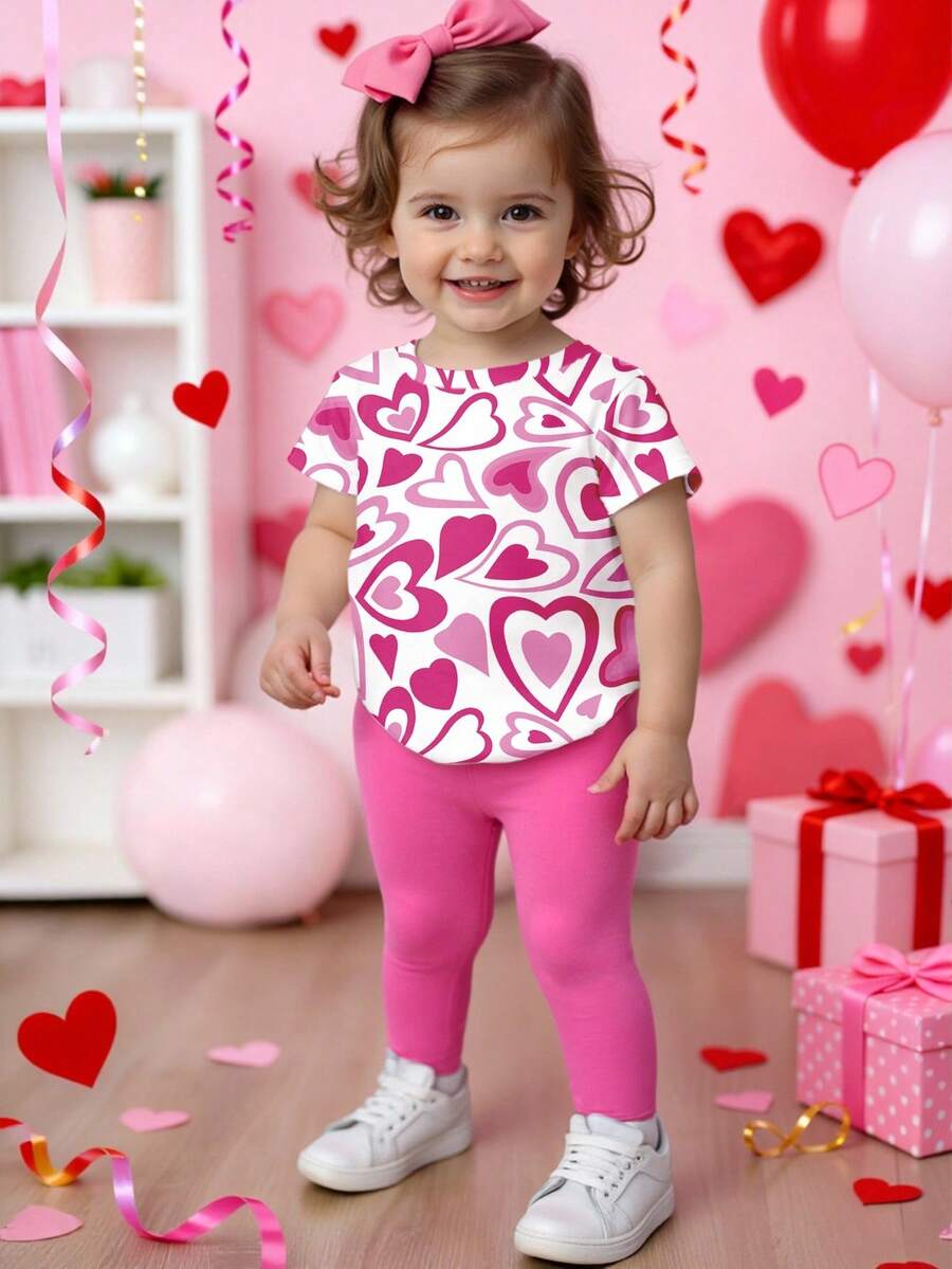 SHEIN Playful Pals 2件套女婴休闲爱心印花短袖T恤和打底裤套装,舒适日常穿着,适合夏季和秋季穿着。女婴爱心套装,12个月女童粉色套装,幼儿打底裤套装,粉色幼儿套装,幼儿粉色爱心印花套装 - 彩色 - 查看 1