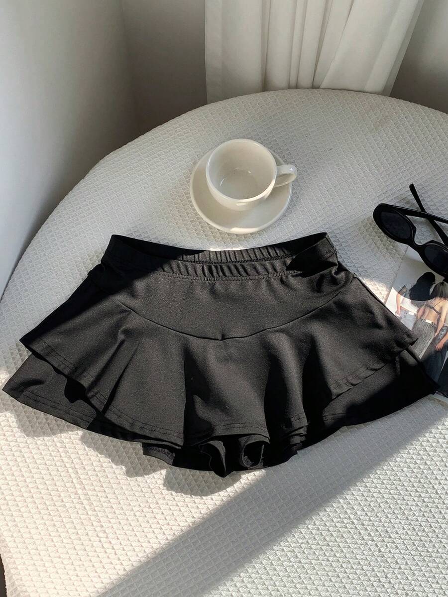 SHEIN EZwear Culotte de mujer de cintura elástica y bajo con volantes de unicolor - Negro - Ver 1