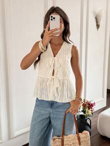 Serisse 女士夏季休闲度假简约纯色纹理面料V领前系带荷叶边下摆无袖衬衫 - 杏色 - 查看 3