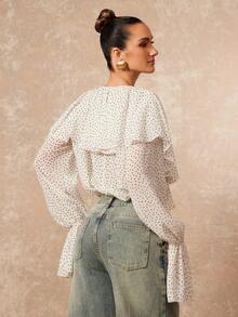 Lumalex 早春波点V领荷叶边多层喇叭袖雪纺宽松上衣，适合女士度假、生日、婚礼等场合，是浪漫日间派对、夏季假日、海滩度假、奢华造型、舞会、聚会、宴会、低调奢华、富贵典雅、锐舞派对、音乐节等场合的理想之选。 - 白色 - 查看 2