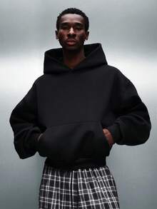 PLAYBOY X SUMWON 宽松印花连帽衫，带中央口袋，适合秋冬季休闲街头风，穿着舒适。 - 黑色 - 查看 2