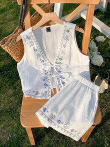 SHEIN Set de 2 piezas de top sin mangas con nudo delantero y shorts para niñas preadolescentes - Blanco - Ver 3
