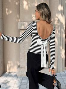 Pariaura 法式方领露背长袖蝴蝶结装饰条纹T恤，适合女性春、夏、秋、冬四季穿着，可作休闲上衣、万圣节服装、圣诞节、感恩节装扮，优雅时尚，适合休闲、通勤、约会、居家和办公穿着。露背条纹上衣 - 黑與白 - 查看 4