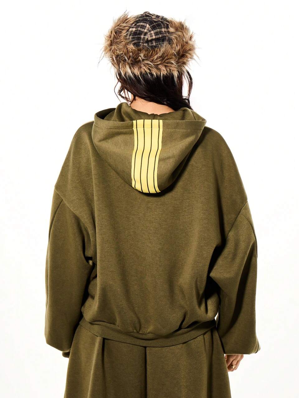 SUMWON WOMEN Olivgrüner Reißverschluss-Hoodie mit Mitteltasche und gelben Streifen-Details für Damen Lässig Streetwear