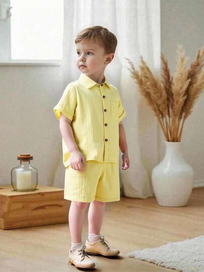 SHEIN Bộ 2 món áo sơ mi ngắn tay và quần short cotton đơn giản cho bé trai, thích hợp mặc hàng ngày, đi học, dã ngoại, nghỉ dưỡng, du lịch, thư giãn, tắm nắng, mùa xuân/hè.