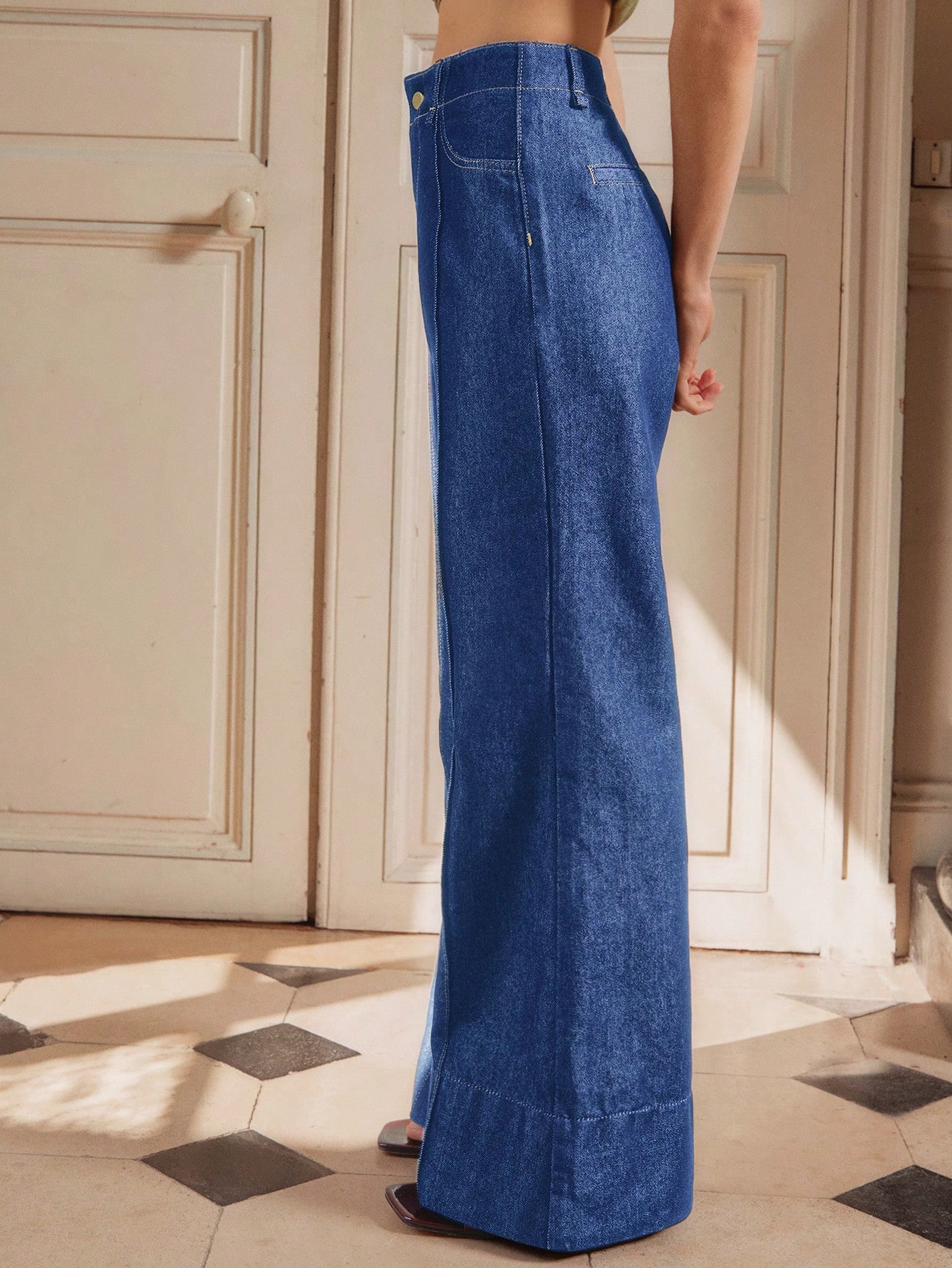 Calça Denim Flare de Algodão Escuro com Detalhe de Costura Frontal para Mulheres, Roupas de Escritório para Mulheres, Looks de Outono