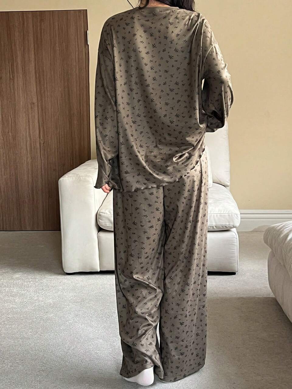 2pcs Women Ditsy Floral Loose Comfortable Long Sleeve Pajama Set