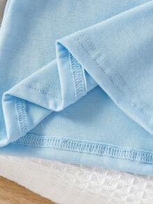 SHEIN Vintaside Kids Baby Boy Round Neck Short Sleeve Top And Letter Embroidered Denim Bib Pants Casual Holiday Outfit Set - Blue - View 7