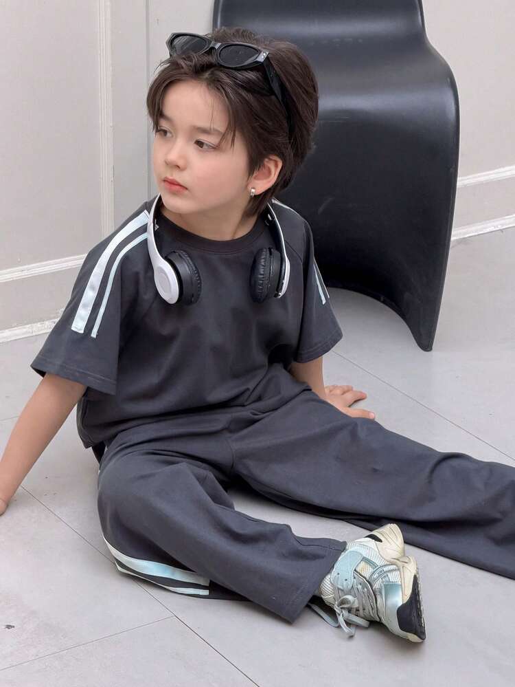 2pcs Young Boys' Colorblock Print Round Neck Short Sleeve T-Shirt And Pants Set Spring