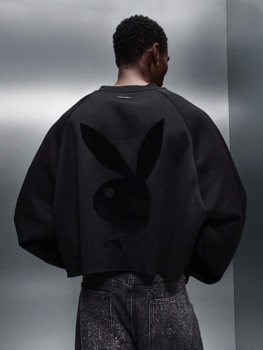 PLAYBOY X SUMWON 男士宽松圆领卫衣，背面印有大号图案Logo，长袖套头衫，都市街头风 - 黑色 - 查看 1