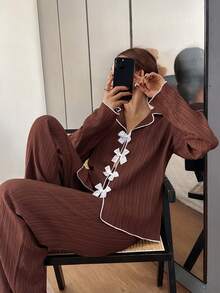 SHEIN 女士翻领撞色滚边蝴蝶结装饰提花长袖睡衣套装 - 咖啡棕 - 查看 1