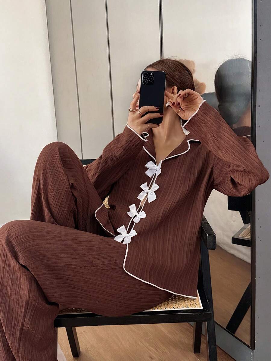 SHEIN 女士翻领撞色滚边蝴蝶结装饰提花长袖睡衣套装 - 咖啡棕 - 查看 1