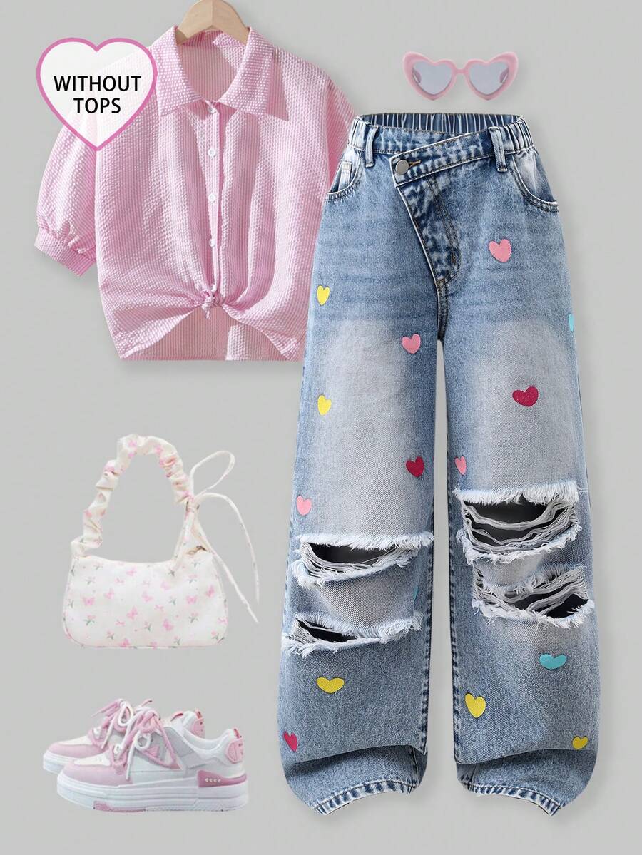SHEIN ChillGRL 少女喇叭牛仔裤,复古街头风,甜美可爱,休闲日常上学穿搭推荐。粉色蝴蝶结+碎花印花设计,俏皮可爱。做旧细节增添街头时尚感。弹性腰带穿着舒适。不对称腰身设计,宽松版型,修身显瘦。适合外出、约会、海滩度假、日常上学或与朋友聚会。 - 淺色水洗藍 - 查看 1