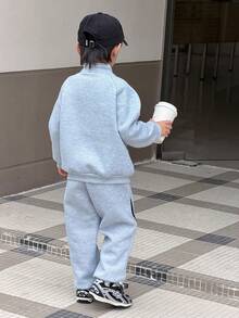 Zikori Little Byeori 男童休闲拼接套头卫衣和运动裤两件套 - 深灰色 - 查看 2