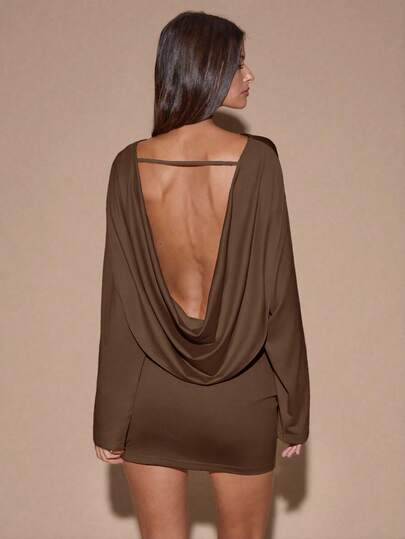 SHEIN BAE Vestido mini sexy de manga larga, cuello en pico y espalda descubierta, de color marrón/café sólido, suelto, adecuado para cóctel, cita romántica, reunión, evento formal, dama de honor, salida nocturna, Halloween, Navidad