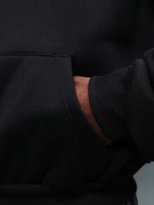 PLAYBOY X SUMWON 宽松印花连帽衫，带中央口袋，适合秋冬季休闲街头风，穿着舒适。 - 黑色 - 查看 6