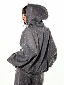 SUMWON WOMEN 超大款镶钻全拉链连帽衫，带中央口袋，适合秋冬季休闲舒适穿着。 - 深灰色 - 查看 2