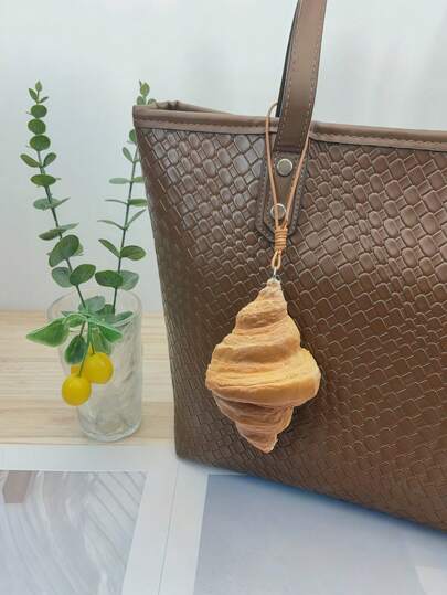 MINKOJA 独特的糕点挂件钥匙扣，可爱的牛角面包包配饰和汽车装饰，时尚的食品主题礼物，适合女性和女孩